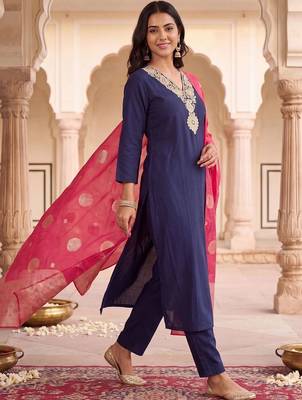 women ethnic motifs embroidered regular kurta with trousers & with dupatta 5