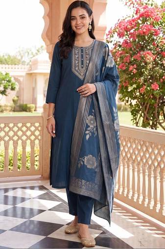 women ethnic motifs embroidered regular kurta with trousers & with dupatta