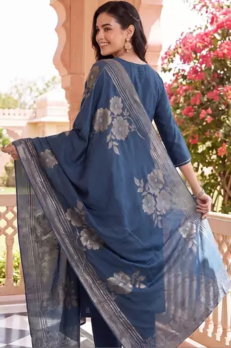 women ethnic motifs embroidered regular kurta with trousers & with dupatta