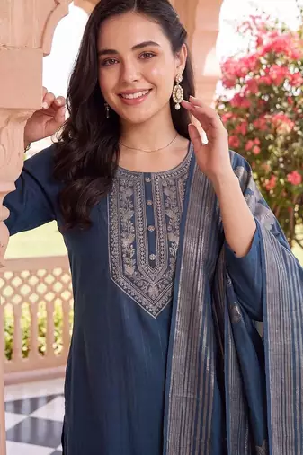 women ethnic motifs embroidered regular kurta with trousers & with dupatta