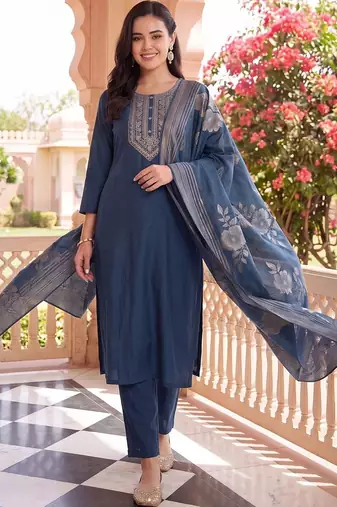 women ethnic motifs embroidered regular kurta with trousers & with dupatta