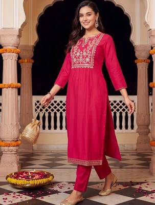 women ethnic motifs embroidered regular kurta with trousers & with dupatta 5
