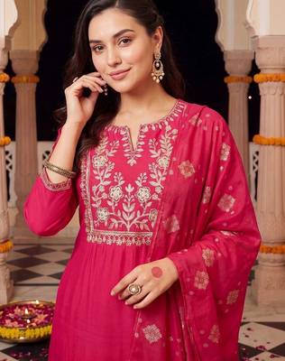women ethnic motifs embroidered regular kurta with trousers & with dupatta 6
