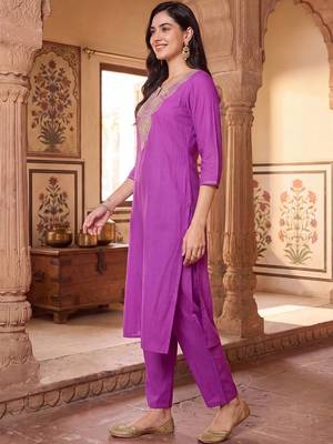women ethnic motifs embroidered regular thread work kurta with trousers 6