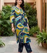 women animal printed regular cotton kurta with trousers