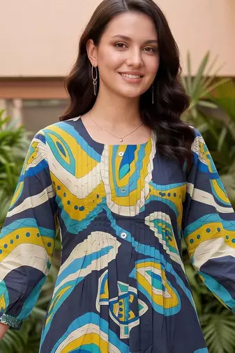 women animal printed regular cotton kurta with trousers