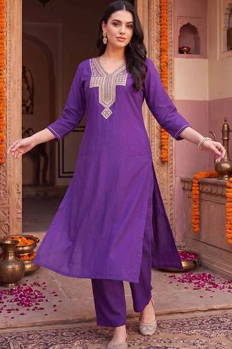 women ethnic motifs embroidered regular thread work kurta with trousers