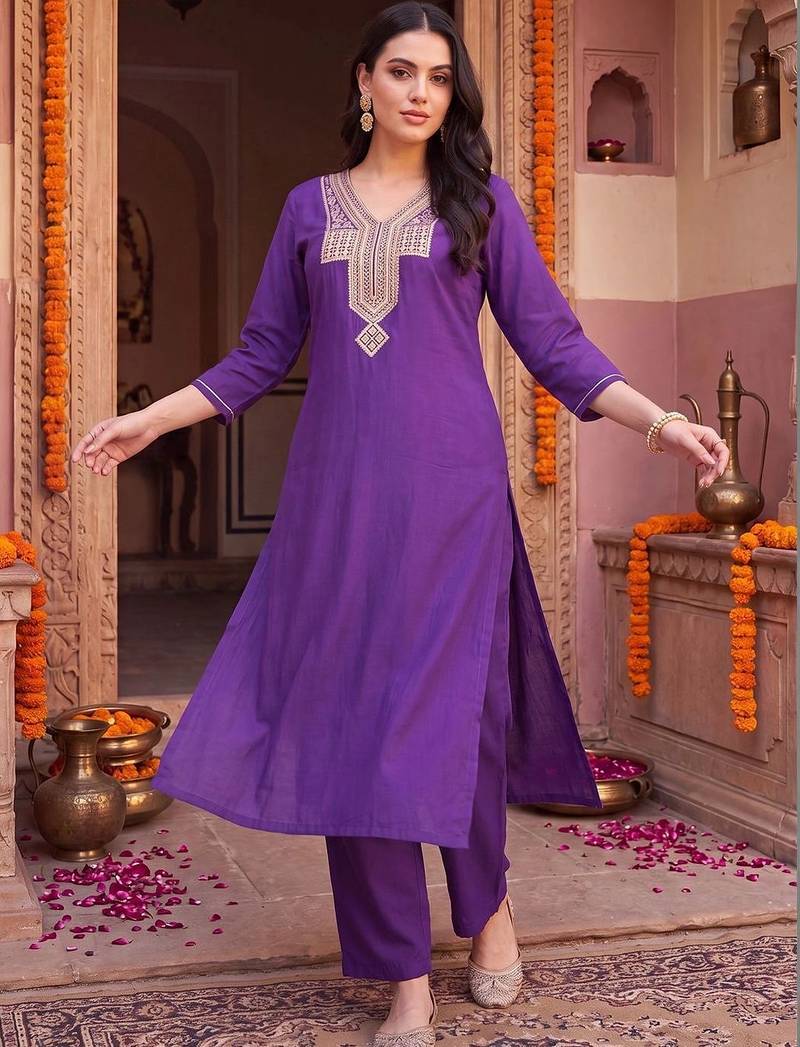 women ethnic motifs embroidered regular thread work kurta with trousers