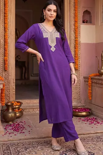 women ethnic motifs embroidered regular thread work kurta with trousers