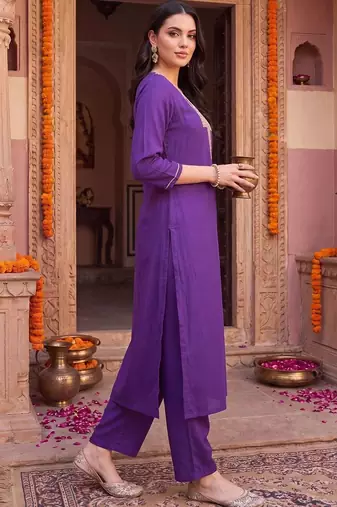 women ethnic motifs embroidered regular thread work kurta with trousers