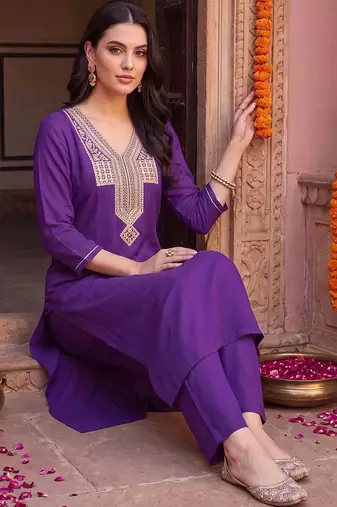 women ethnic motifs embroidered regular thread work kurta with trousers