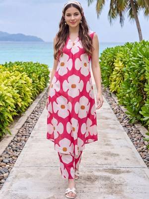 women floral printed regular cotton kurta with trousers 1