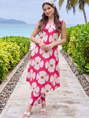 women floral printed regular cotton kurta with trousers 2