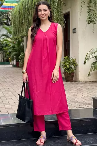 women regular kurta with trousers
