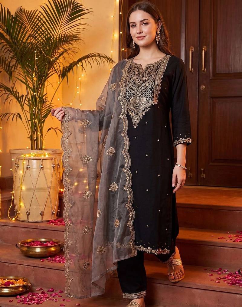 women ethnic motifs embroidered regular thread work kurta with trousers & with dupatta