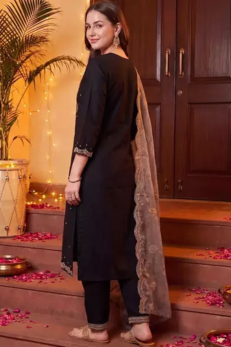 women ethnic motifs embroidered regular thread work kurta with trousers & with dupatta