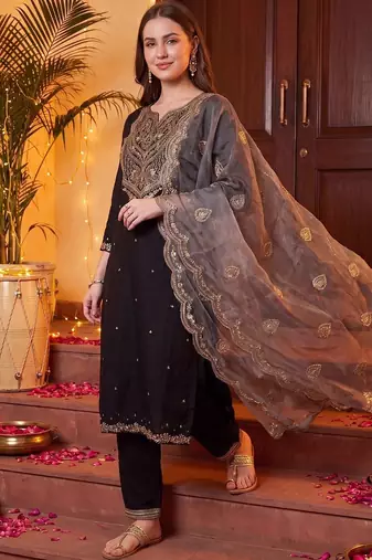 women ethnic motifs embroidered regular thread work kurta with trousers & with dupatta