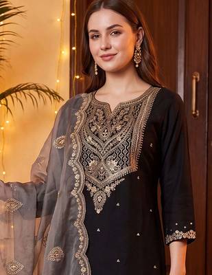 women ethnic motifs embroidered regular thread work kurta with trousers & with dupatta 6