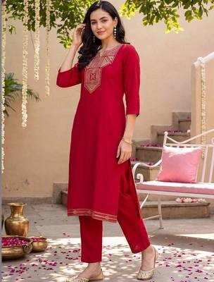women ethnic motifs embroidered regular thread work kurta with trousers 1