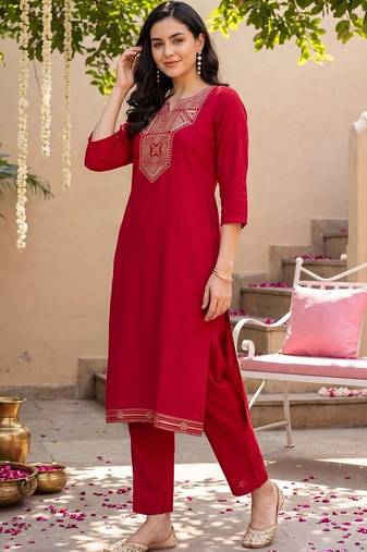 women ethnic motifs embroidered regular thread work kurta with trousers