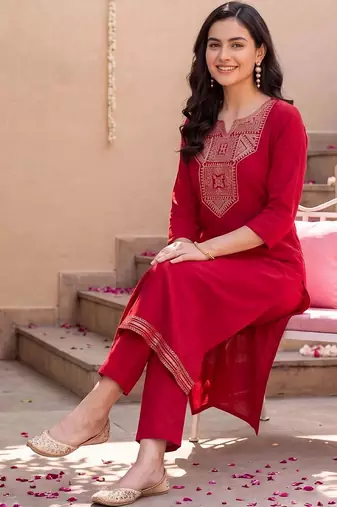 women ethnic motifs embroidered regular thread work kurta with trousers