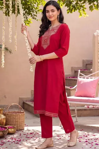 women ethnic motifs embroidered regular thread work kurta with trousers