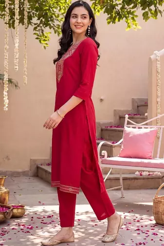 women ethnic motifs embroidered regular thread work kurta with trousers