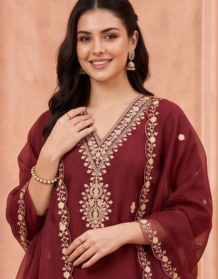 women ethnic motifs embroidered regular sequinned kurta with trousers & with dupatta 2