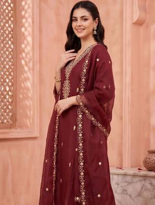 women ethnic motifs embroidered regular sequinned kurta with trousers & with dupatta 3