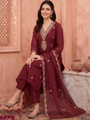 women ethnic motifs embroidered regular sequinned kurta with trousers & with dupatta 5