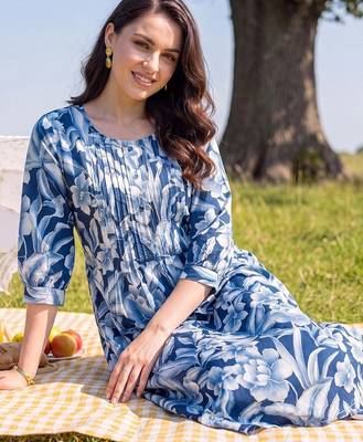 women floral printed regular cotton kurta with trousers 3