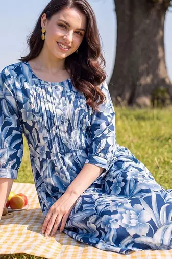 women floral printed regular cotton kurta with trousers