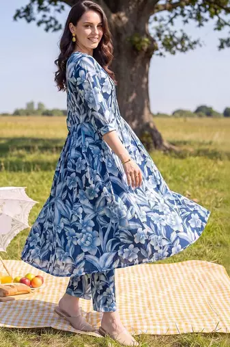 women floral printed regular cotton kurta with trousers