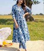 women floral printed regular cotton kurta with trousers
