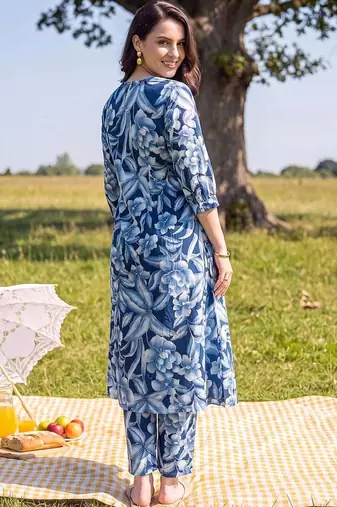women floral printed regular cotton kurta with trousers