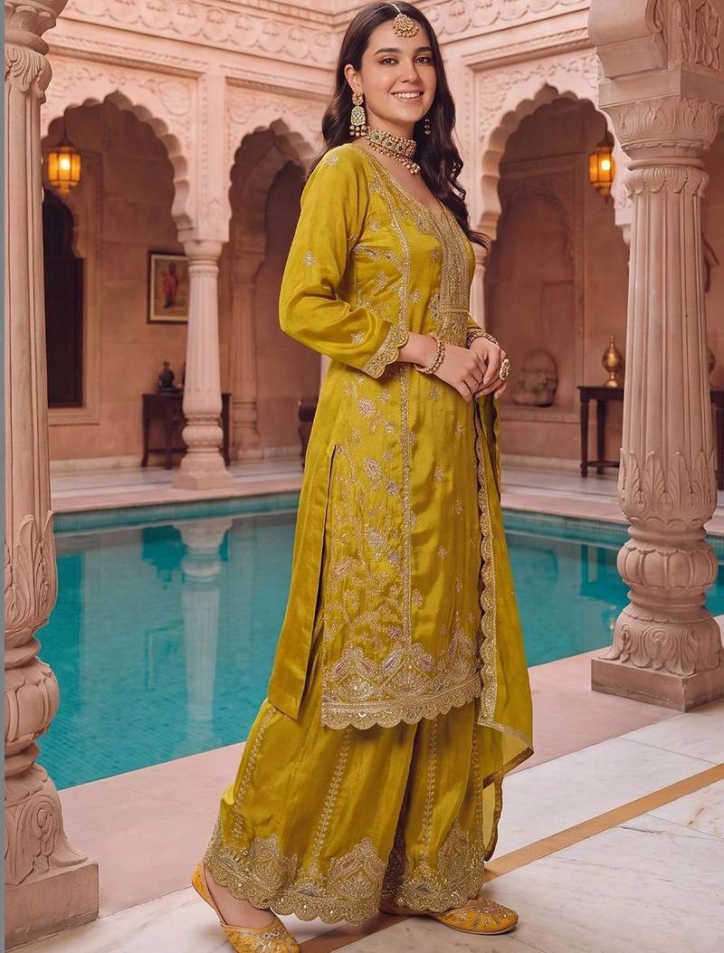women ethnic motifs embroidered regular kurta with sharara & with dupatta