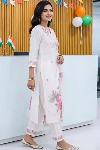 women floral embroidered regular thread work kurta with trousers & with dupatta