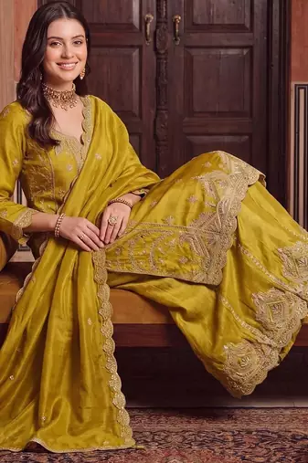 women ethnic motifs embroidered regular kurta with sharara & with dupatta