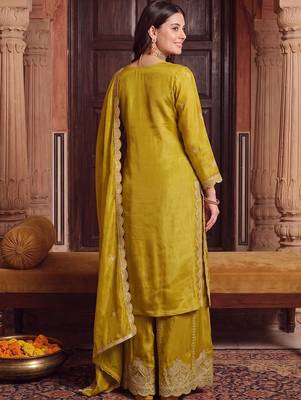 women ethnic motifs embroidered regular kurta with sharara & with dupatta 6