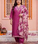 women floral embroidered regular thread work kurta with patiala & with dupatta