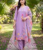 women floral embroidered regular thread work kurta with trousers & with dupatta