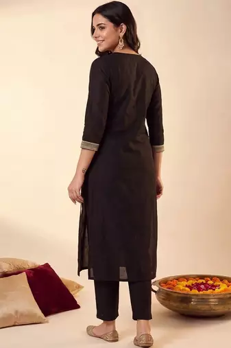 women ethnic motifs embroidered regular thread work kurta with trousers