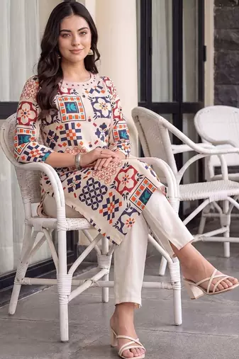 women printed regular kurta with trousers