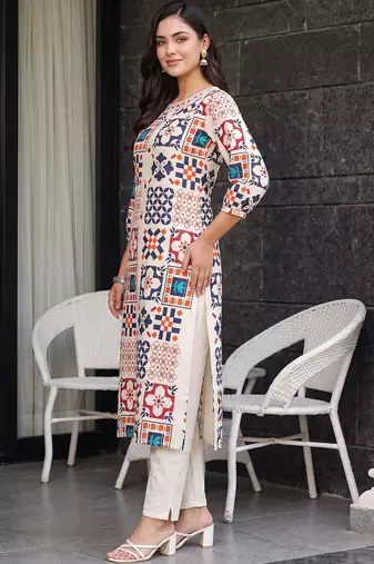 women printed regular kurta with trousers