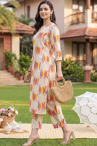 women printed regular cotton kurta with trousers