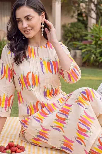 women printed regular cotton kurta with trousers