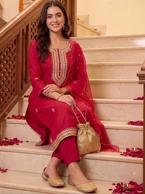 women ethnic motifs embroidered regular kurta with trousers & with dupatta 5