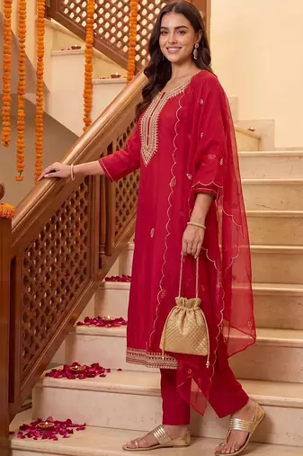 women ethnic motifs embroidered regular kurta with trousers & with dupatta