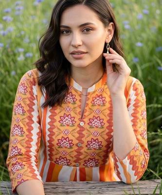 women ethnic motifs printed regular cotton kurta with trousers 2