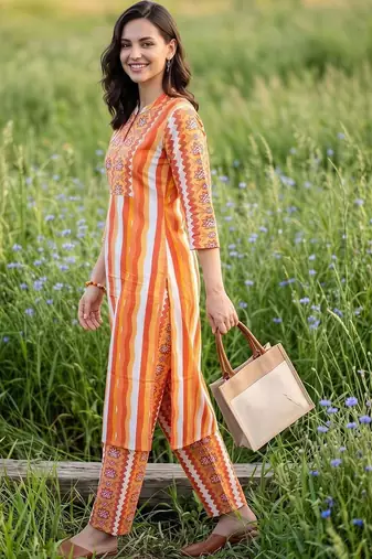 women ethnic motifs printed regular cotton kurta with trousers